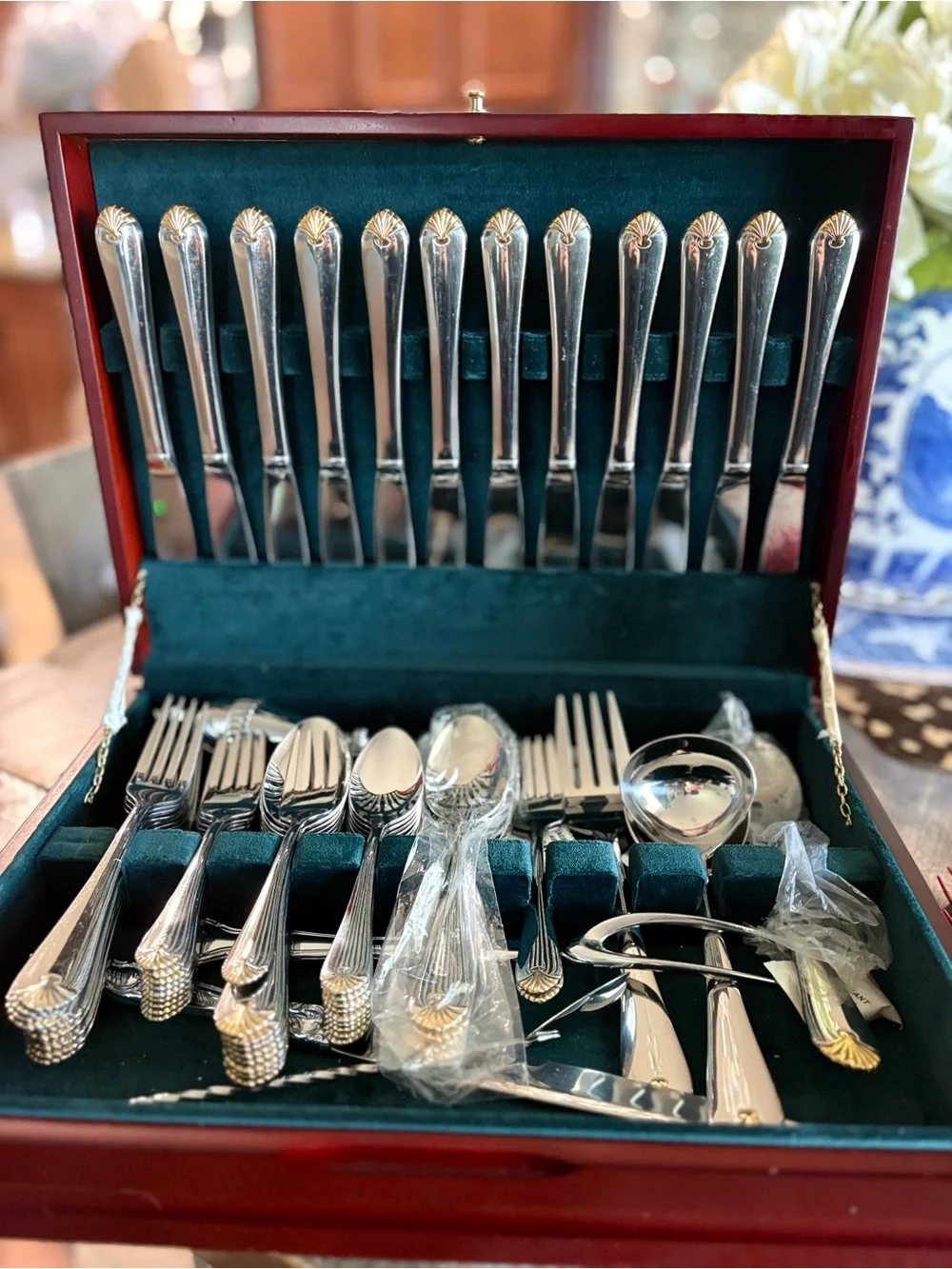 Royal Prestige 18/8 Stainless Flatware Set 65+ Pc w/ Wallace Cherrywood Case